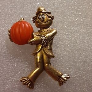 Scarecrow Stamped Brooch